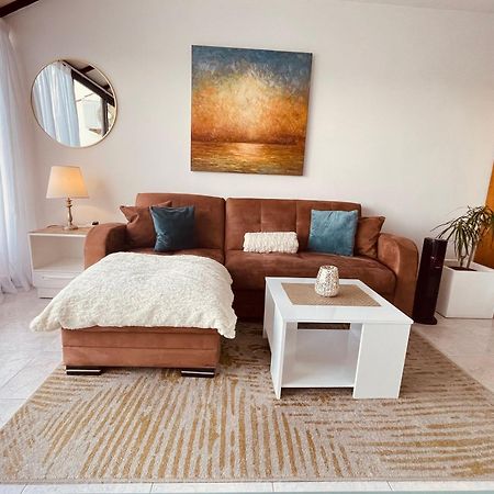 Seafront Apartment Terrace, Lounger & Panoramic Ocean Views Mellieha Bagian luar foto