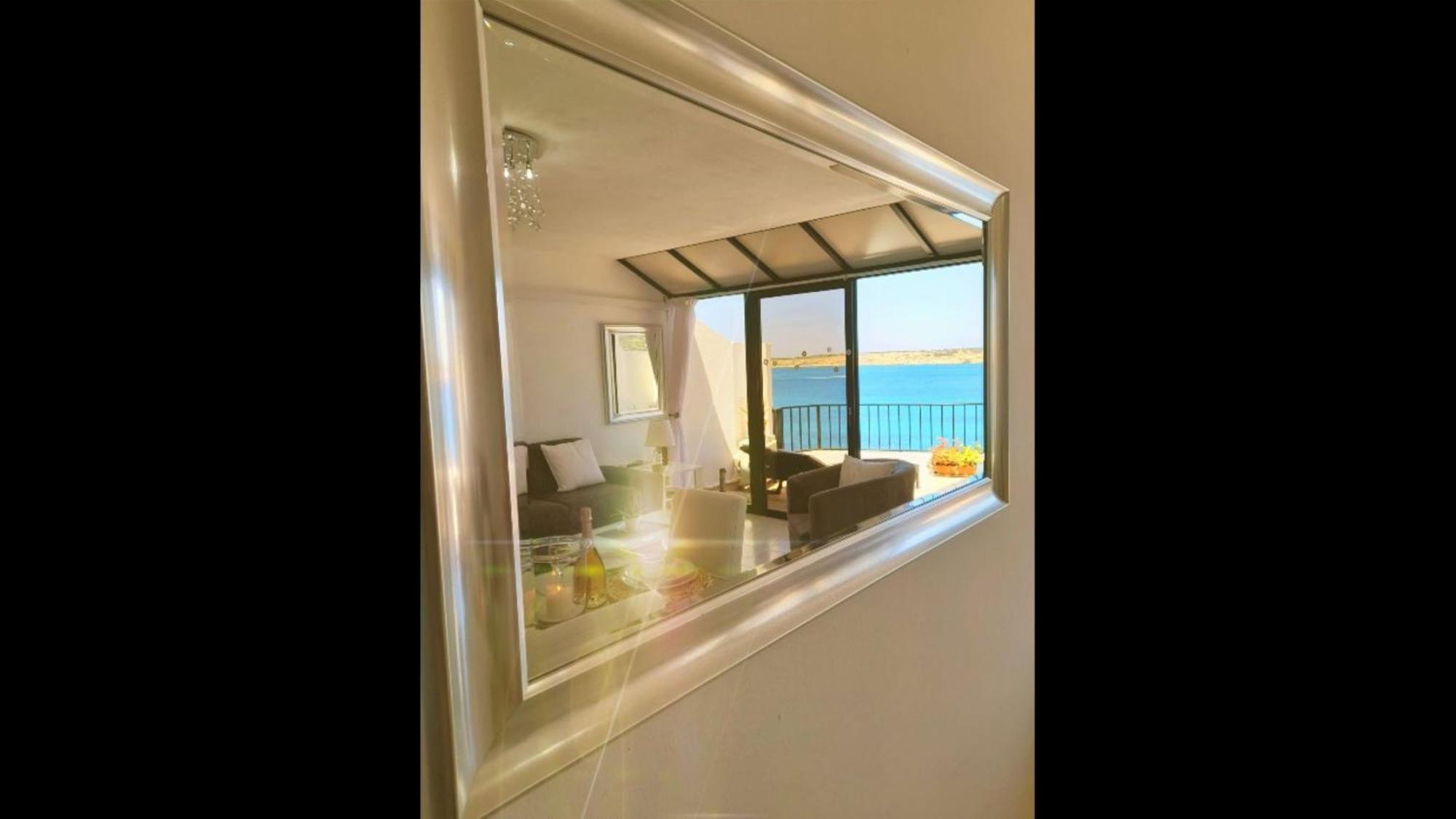 Seafront Apartment Terrace, Lounger & Panoramic Ocean Views Mellieha Ruang foto