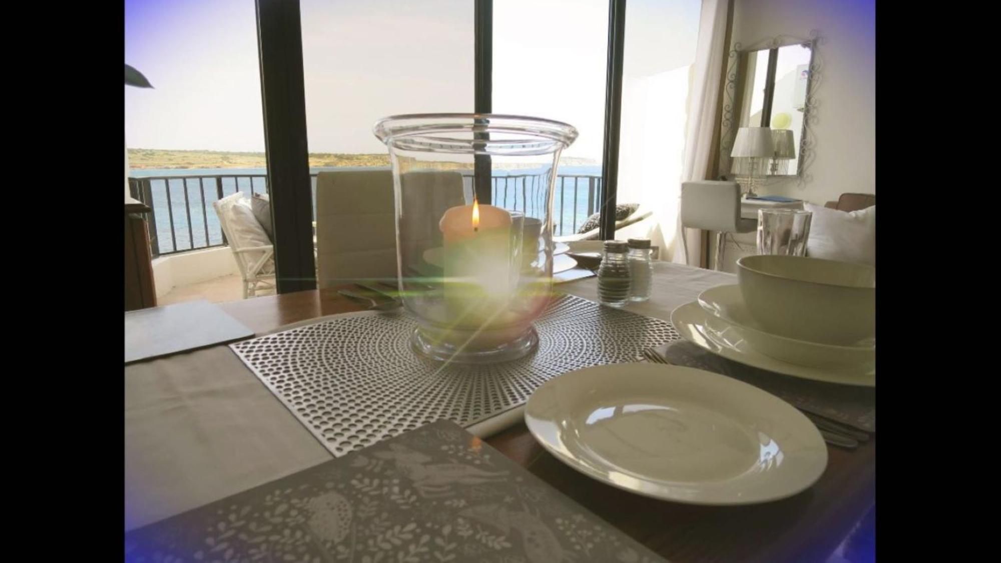 Seafront Apartment Terrace, Lounger & Panoramic Ocean Views Mellieha Ruang foto