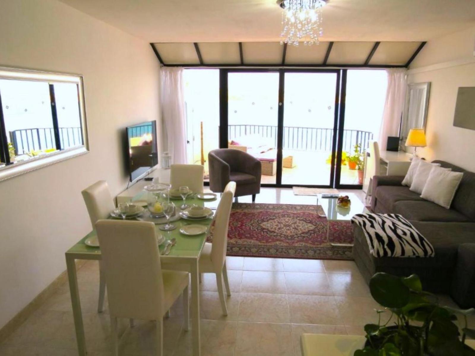 Seafront Apartment Terrace, Lounger & Panoramic Ocean Views Mellieha Ruang foto