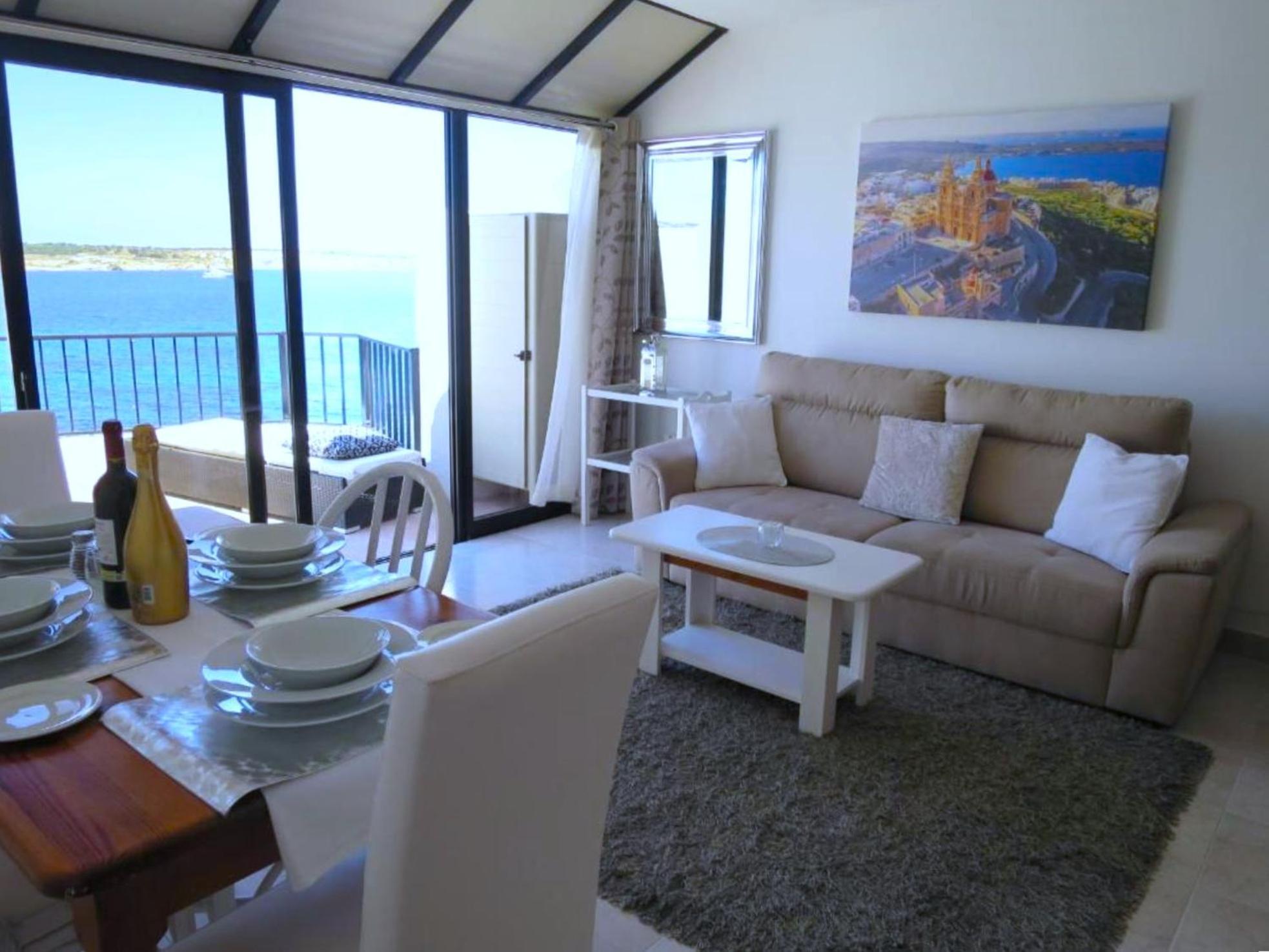 Seafront Apartment Terrace, Lounger & Panoramic Ocean Views Mellieha Ruang foto
