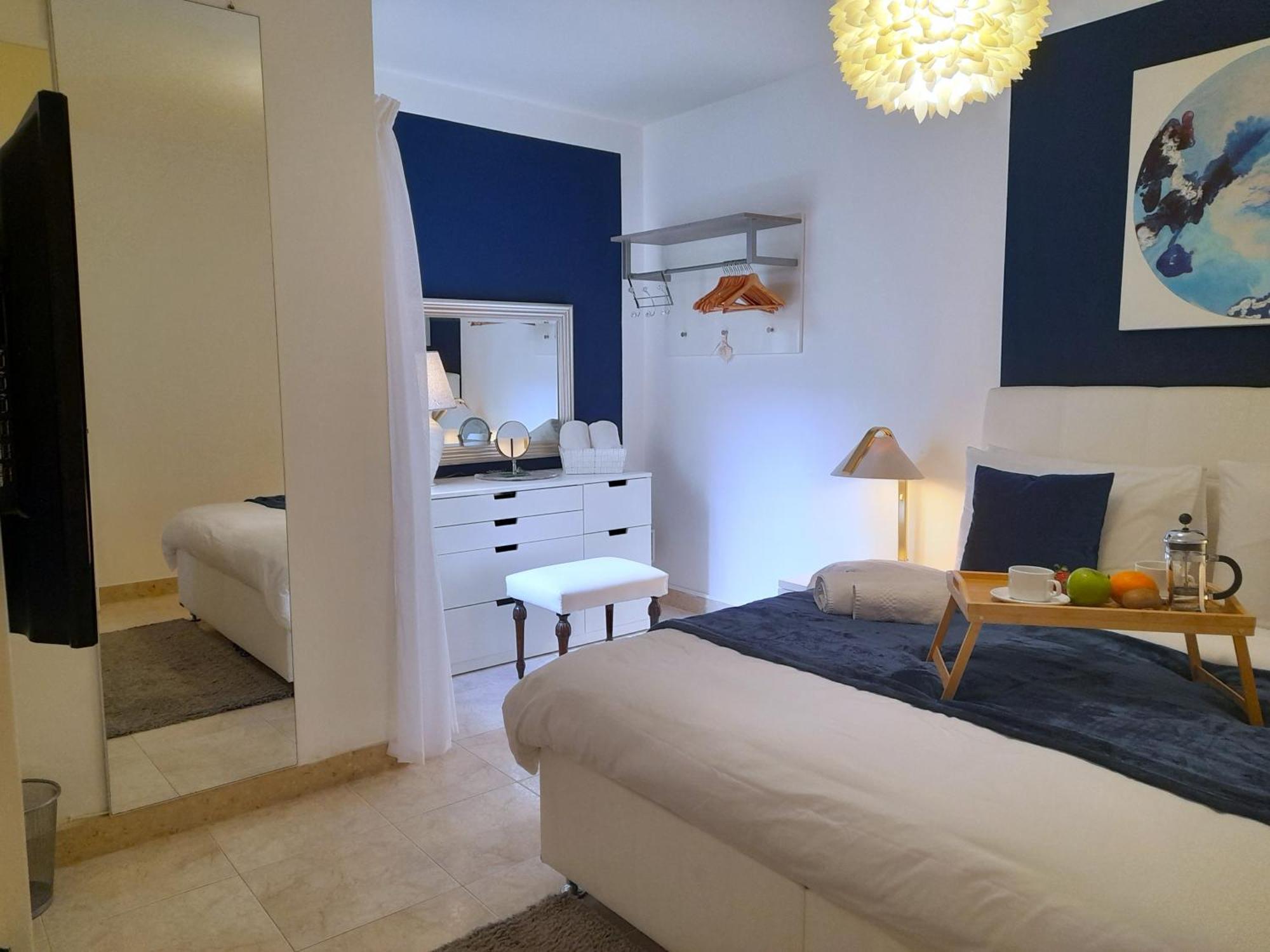 Seafront Apartment Terrace, Lounger & Panoramic Ocean Views Mellieha Bagian luar foto