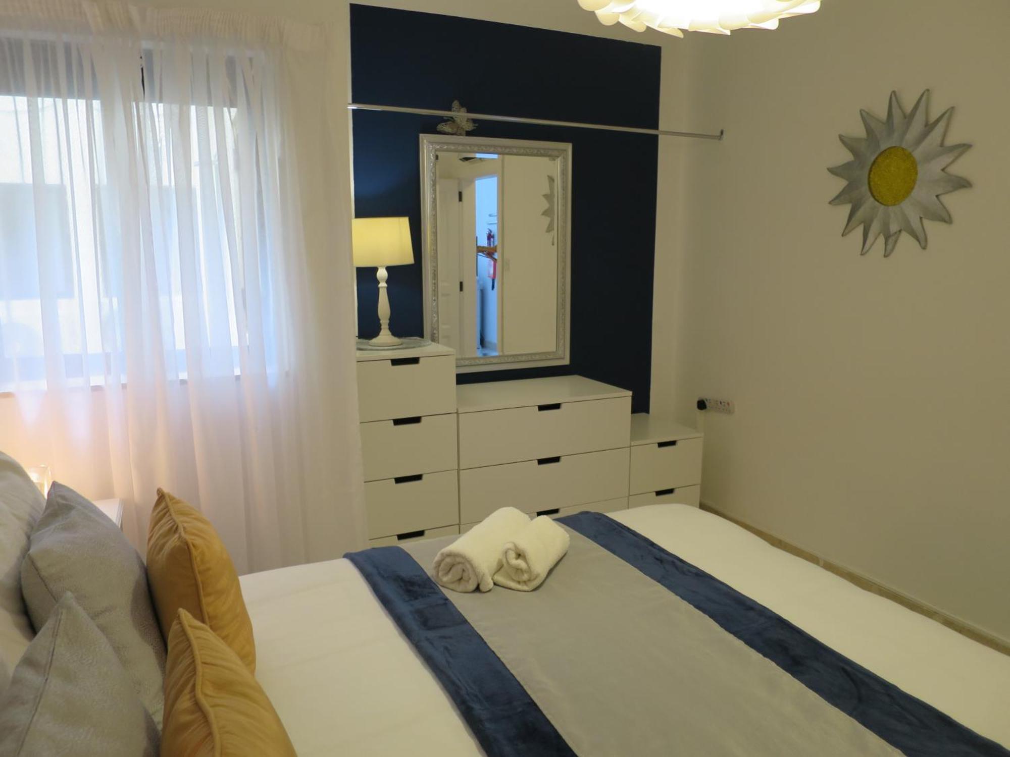 Seafront Apartment Terrace, Lounger & Panoramic Ocean Views Mellieha Ruang foto