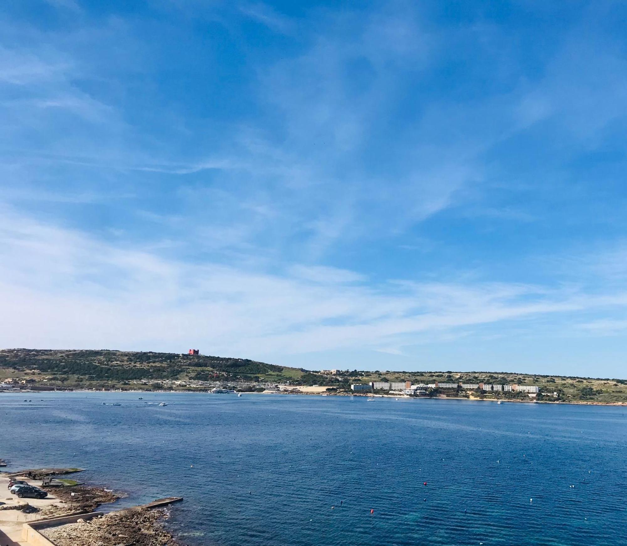 Seafront Apartment Terrace, Lounger & Panoramic Ocean Views Mellieha Bagian luar foto